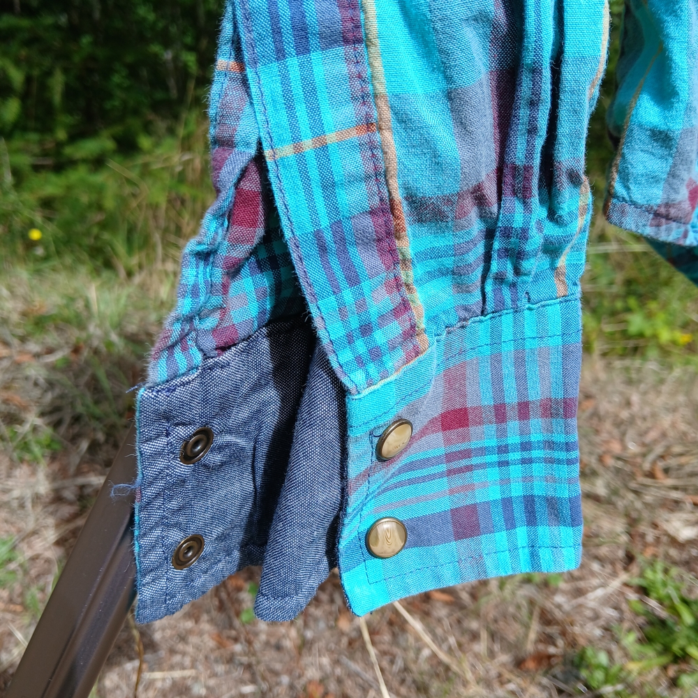 Wrangler Women's Blue and Red Plaid Button Down Shirt - Picture 4 of 4